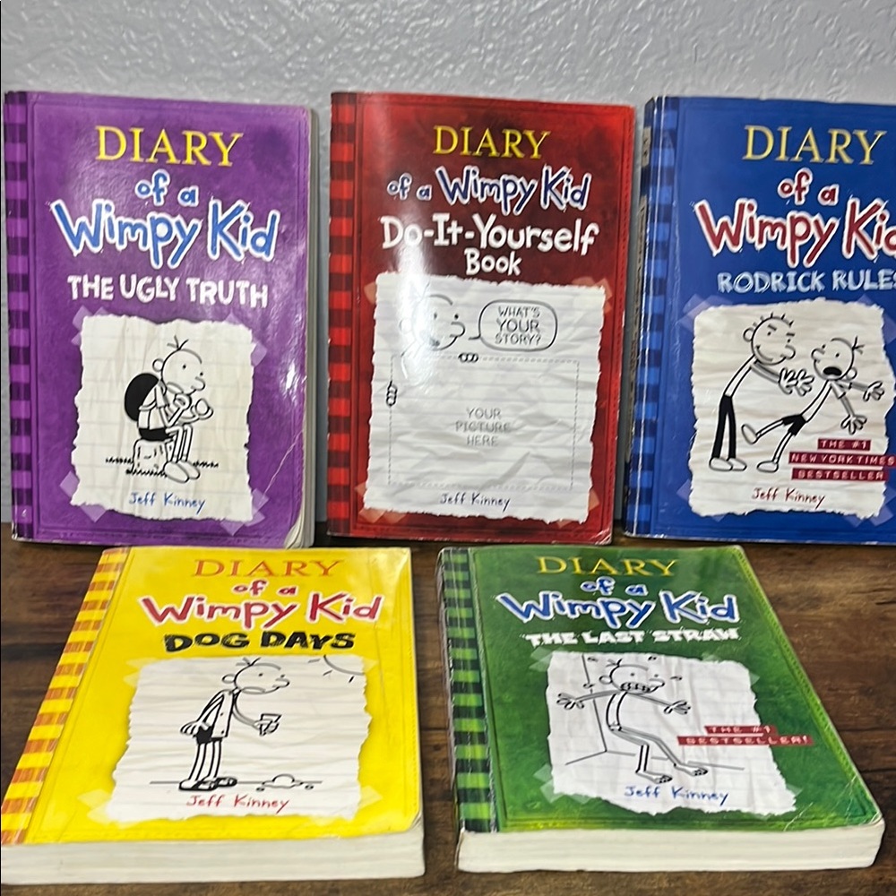 Diary of a Wimpy Kid Book Set - Multicolor